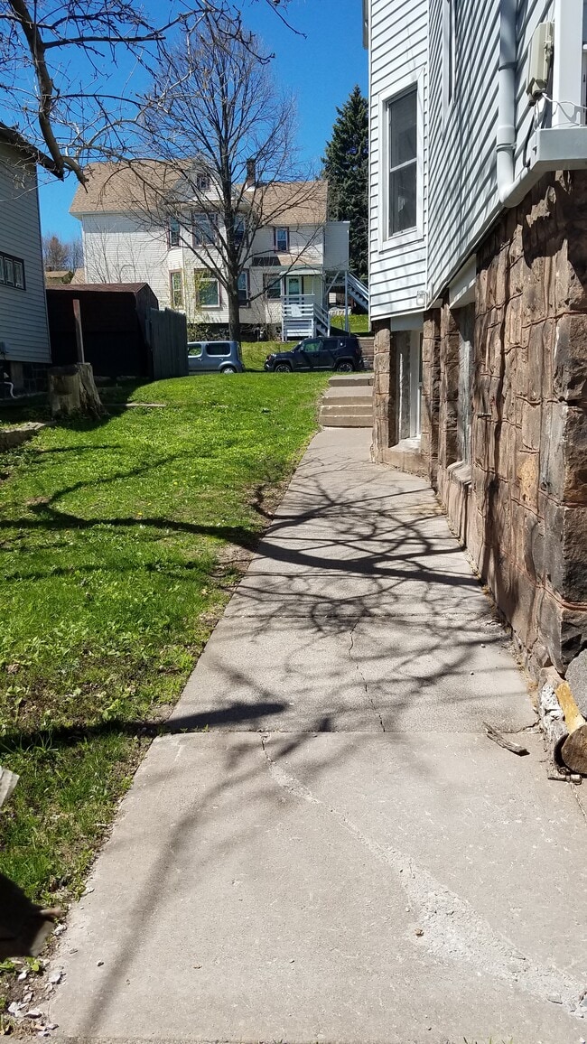 Photo - 2326 W 6th St