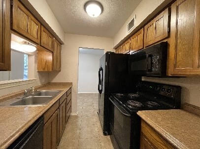 5516 Lewis Ct Unidad C
