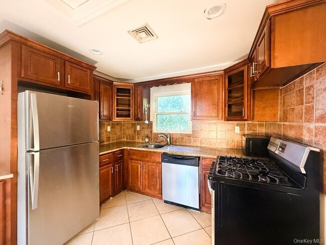 Photo - 122 Combs Ave