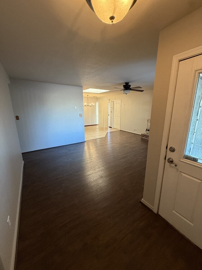 Photo - 422 Emery Dr