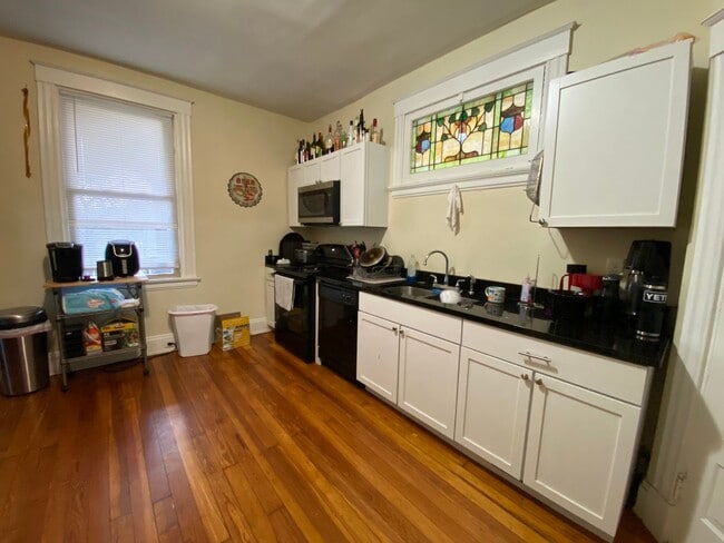 NT 407 Warner St. NT