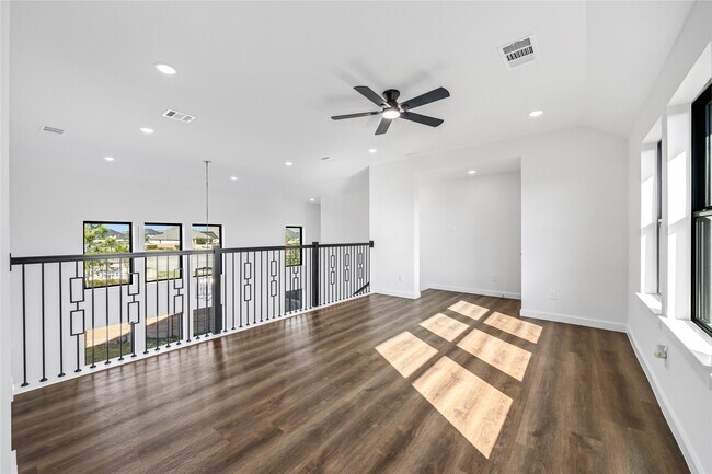 Photo - 5106 Sistine Dr