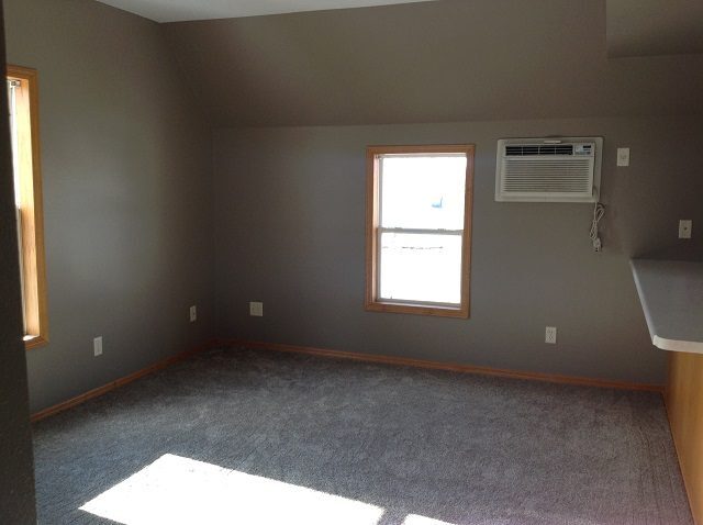 Photo - 221 E James St