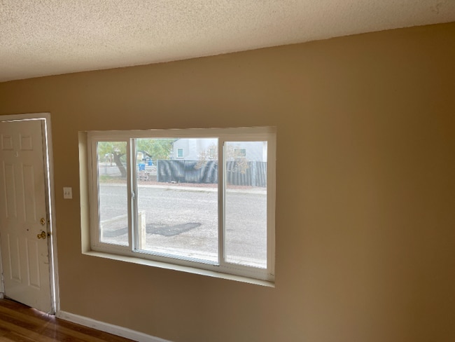 Photo - 100 N M St Unidad 104