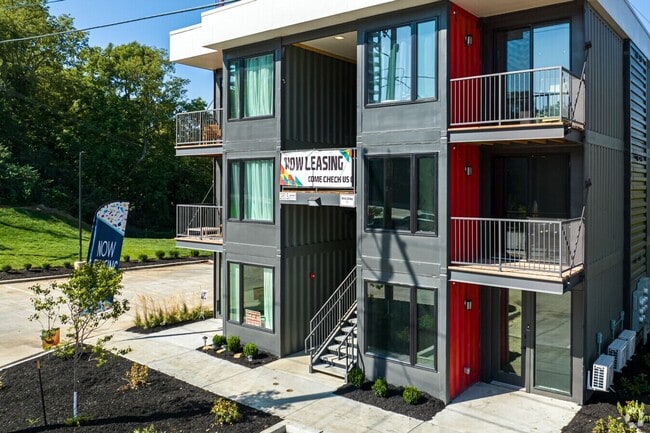 Building Photo - Signal Hill Studios Unit 4