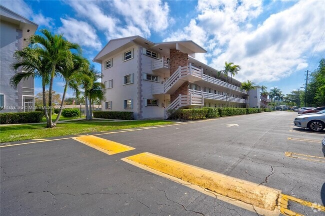 Building Photo - 700 Layne Blvd Unit 113 Rental