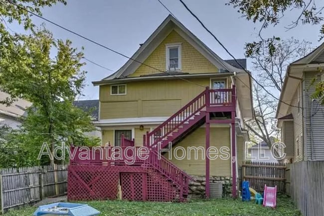 Photo - 3222 Charlotte St