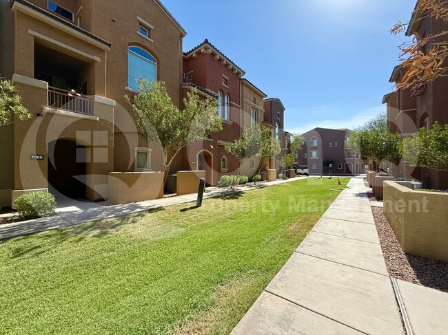 Building Photo - 240 W Juniper Ave Unit 1060 Rental