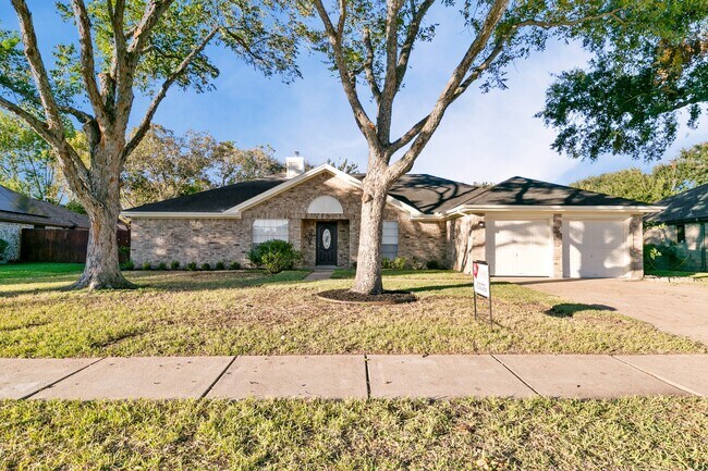 Photo - 802 Foxglove Dr