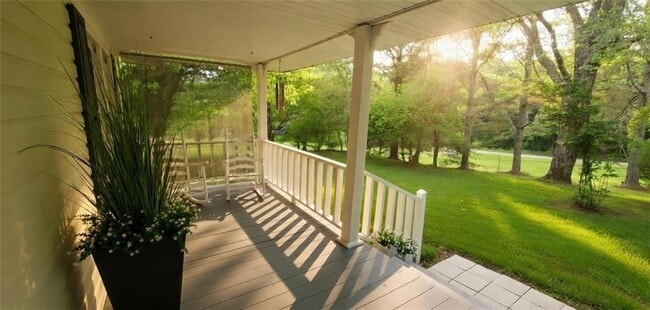 Photo - 696 Keetor Rd
