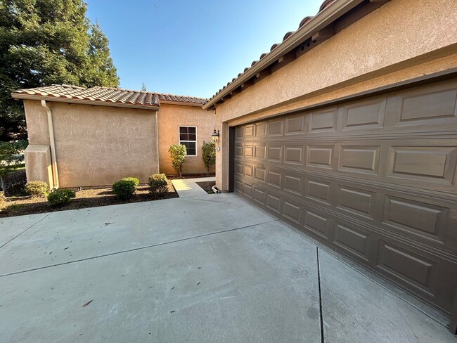 Photo - 3 Bedroom 2 bathroom with a bonus room and Solar in NW Visalia!