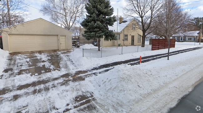 Building Photo - Charming Richfield Single-Family Home