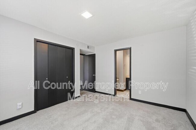 Photo - 7031 Holly Hill Dr