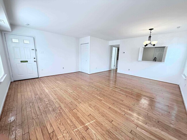 Photo - 2BR MORGANDALE CONDO AVAIL. IMMED!!