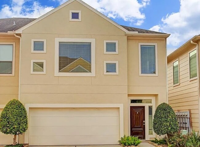 Photo - 3811 Center Plaza Dr