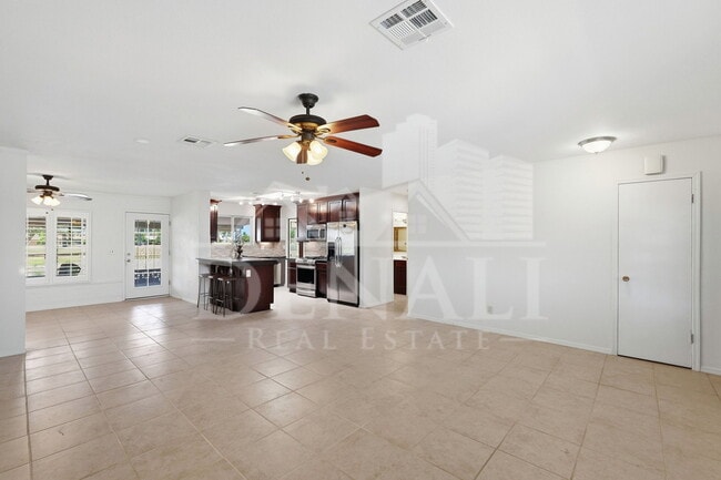 Photo - 10747 W Hope Dr