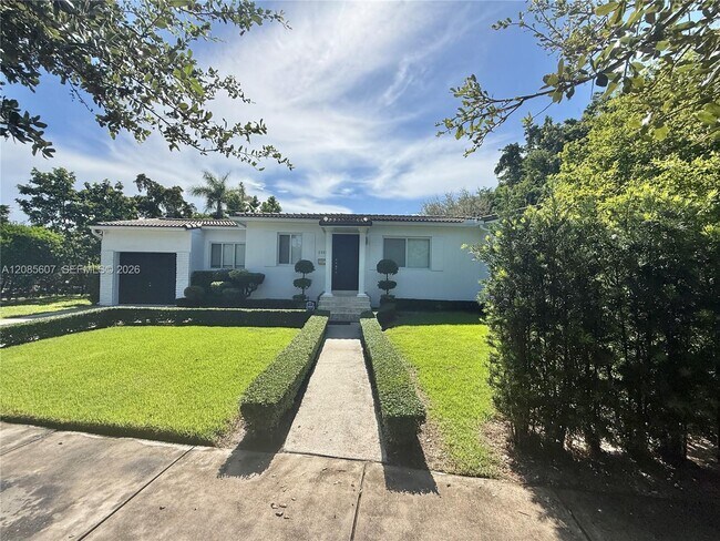 2001 Coral Gate Dr