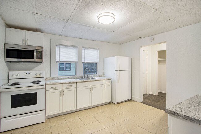 Photo - 702 Fenimore Ave