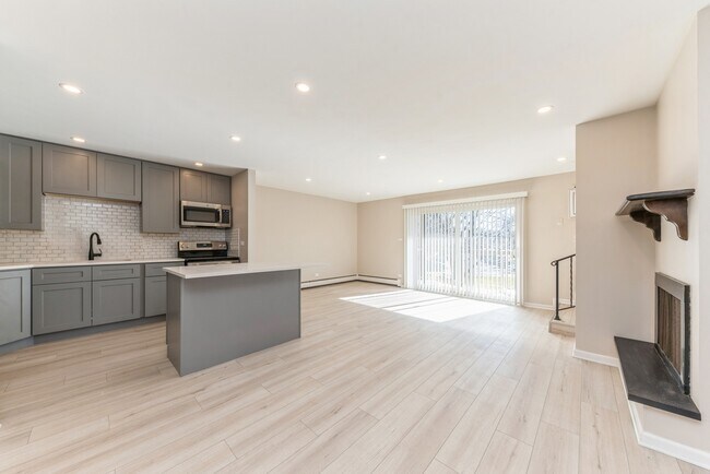 Photo - 751 S Dwyer Ave Unit D