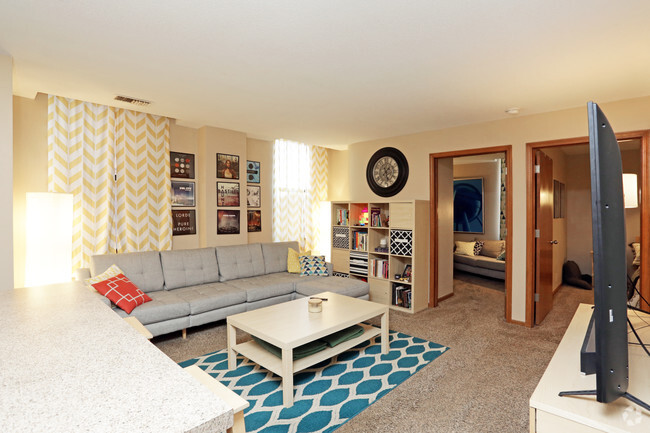 City Pointe - City Pointe Apartments
