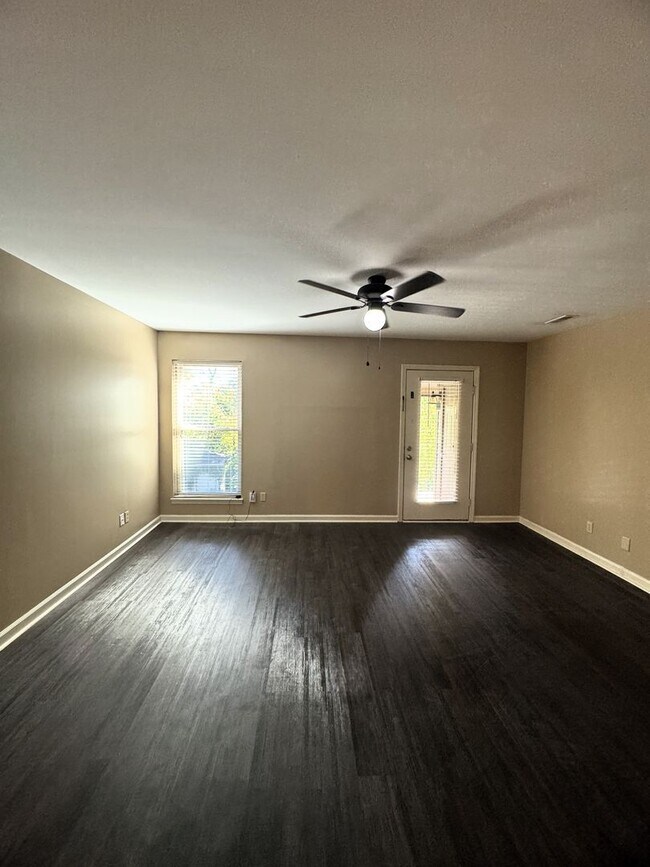 Photo - Available For Immediate Move-In! Unidad D