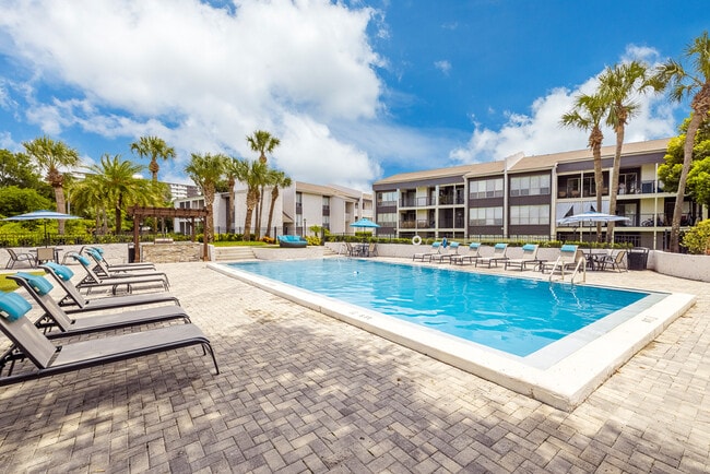 Building Photo - Pier 5350