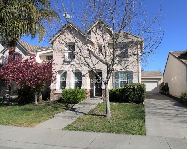 Building Photo - Spacious North Natomas 3bd/2.5ba Home with...
