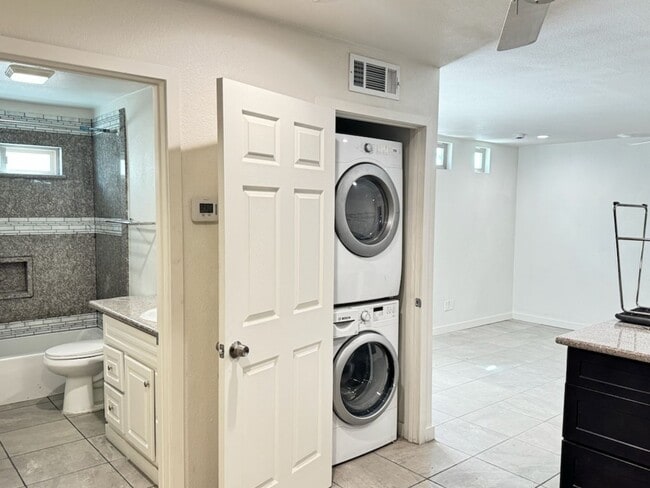 1849 N Spring Unit 1849 N Spring St #101