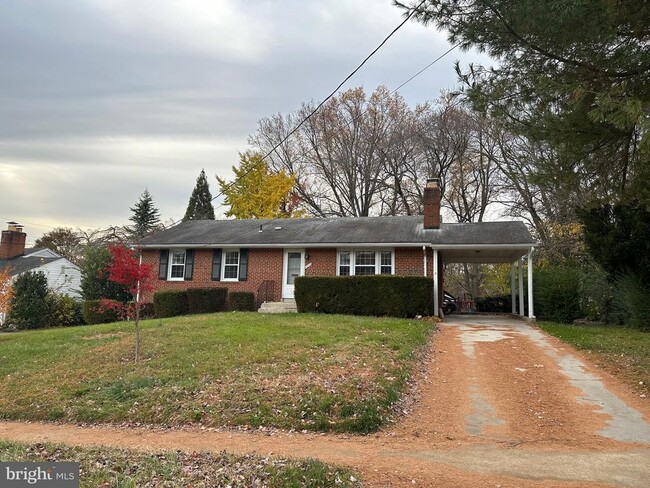 Building Photo - 7715 Heritage Dr Rental