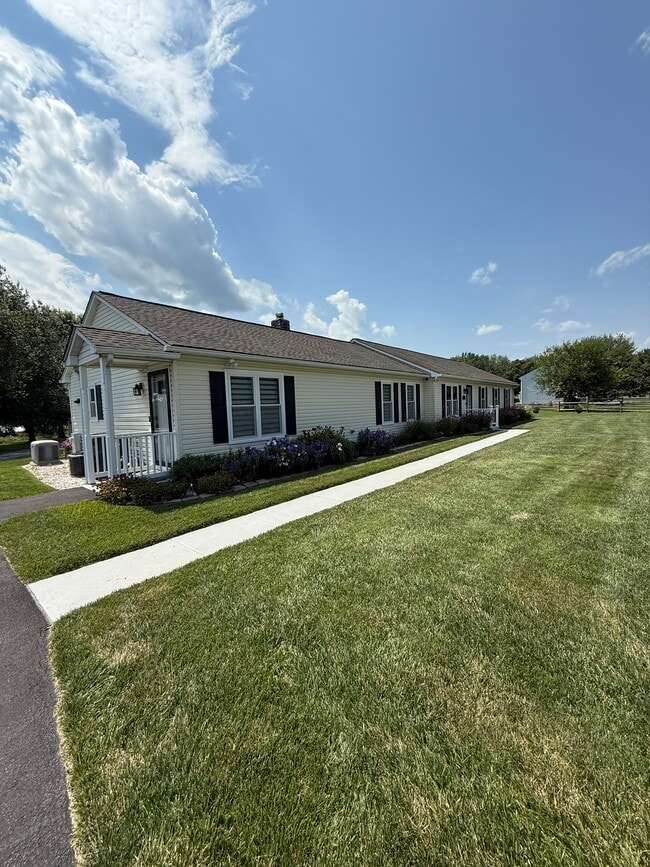 Building Photo - 6730 Woodbine Rd Rental