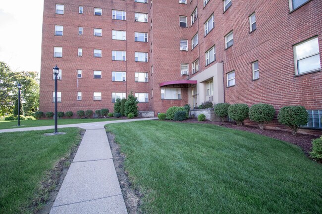 Photo - 60 Cloverleaf Towers Unidad 60-23