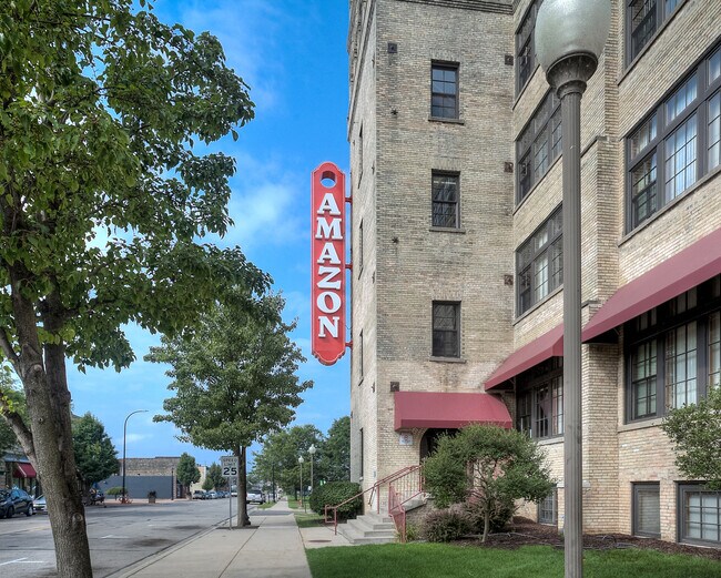 Amazon Apartments Muskegon, MI