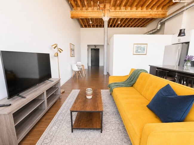 Photo - 403 W 4th St N Unit SI ID1604774P