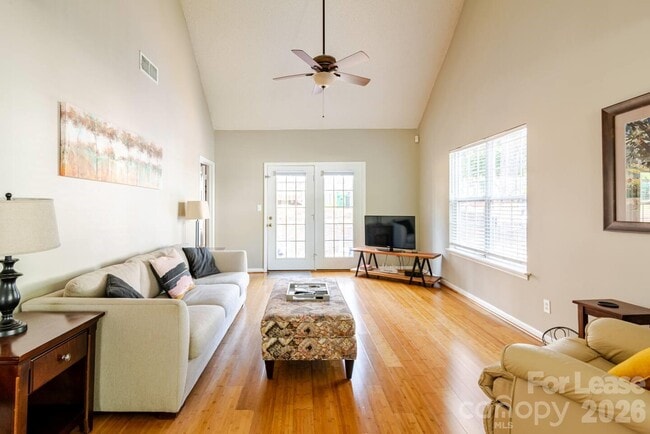 Photo - 8263 Southgate Commons Dr