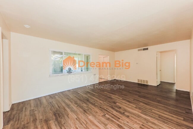 Photo - 652 Massachusetts Ave