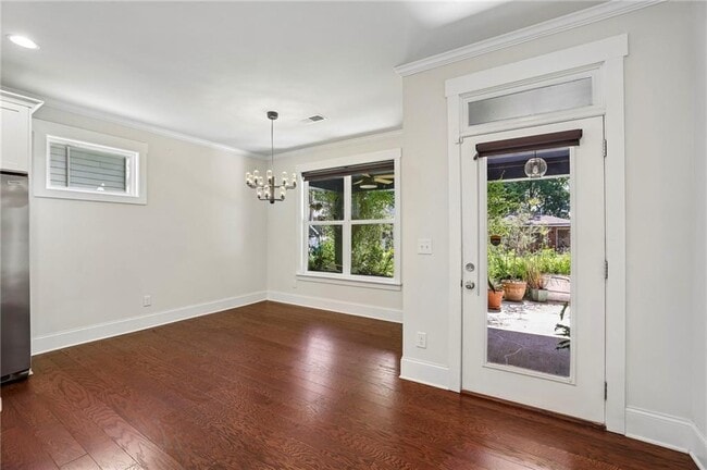 Photo - 875 Beryl St SW