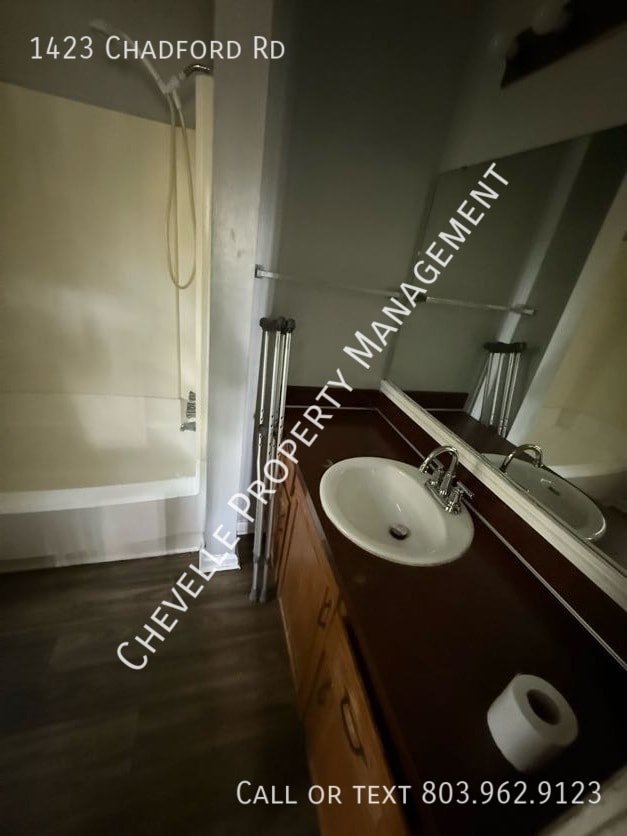 Photo - 1423 Chadford Rd