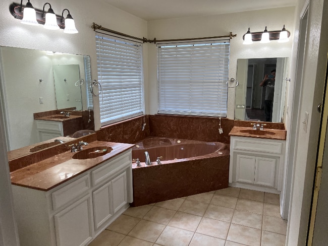 4309 Fremont Dr
