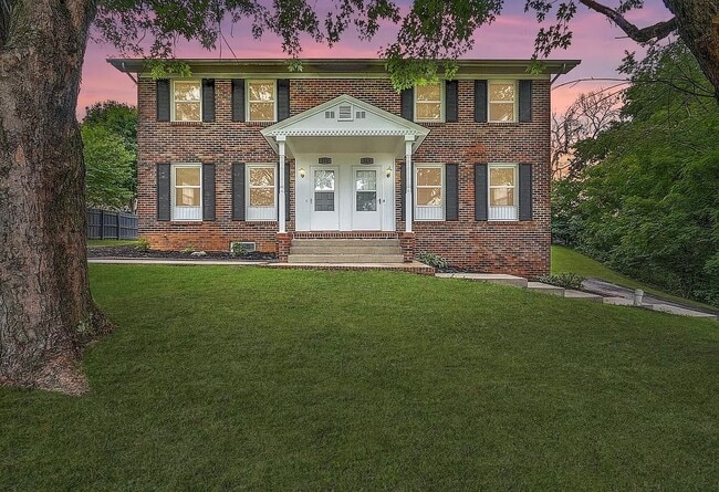 Photo - 311 Redstone Dr