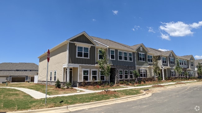 Building Photo - 322 Planters Trace Ln Rental