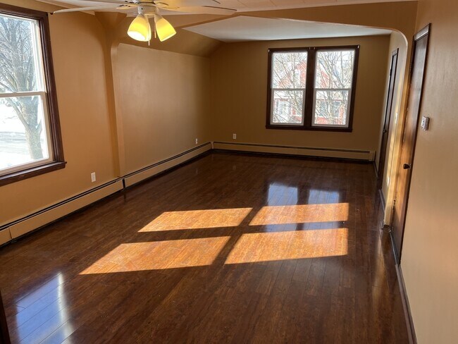 Photo - 1625 N 4th St