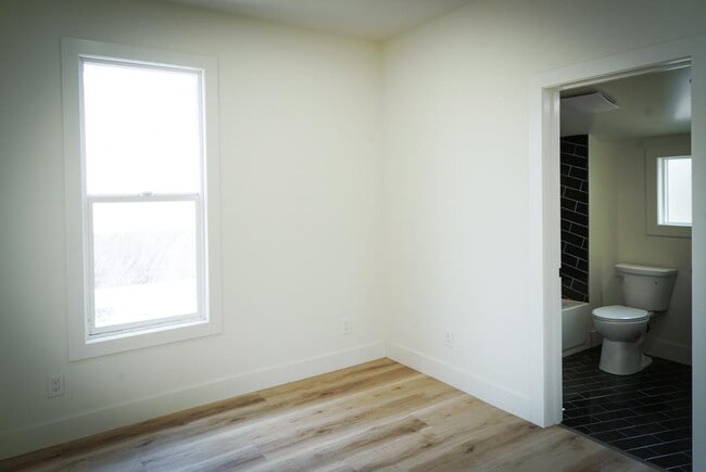 156 S Pecan St