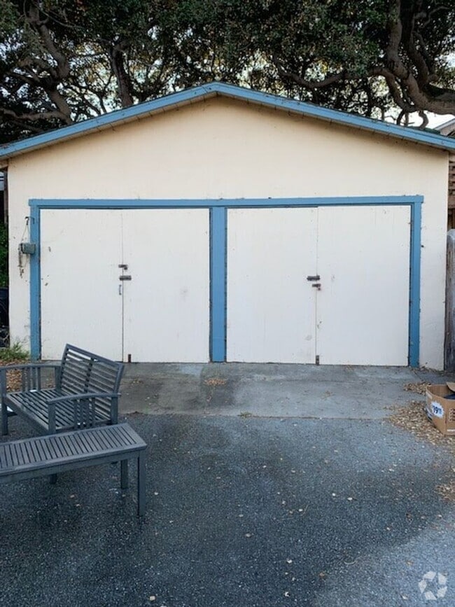 Building Photo - Spencer St. (823-825) Unit 823 Spencer Street Rental