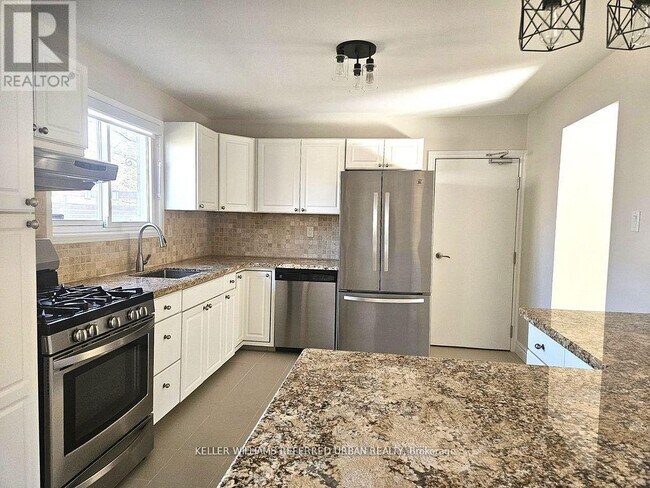 Photo - 976 Timmins Gardens