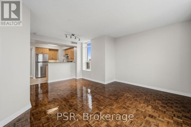 515 Rosewell Ave Unit 302