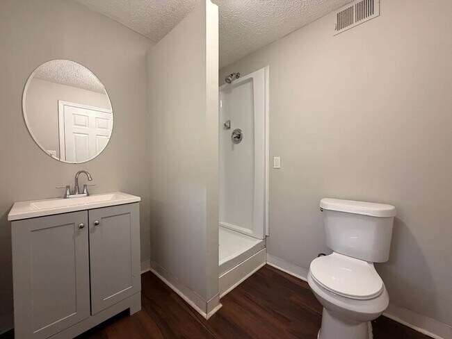 Photo - 4880 Hale Rd Unidad A