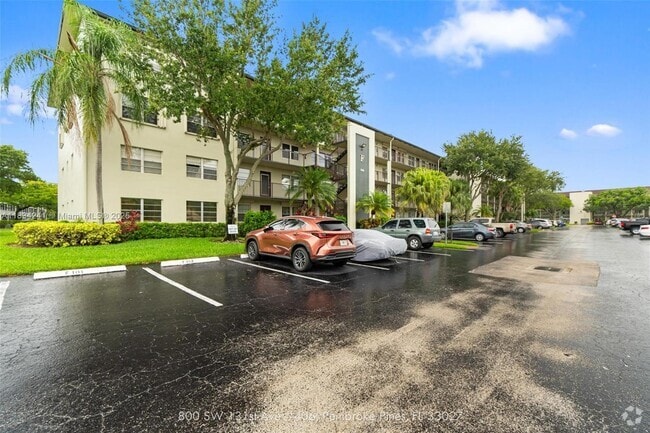 Building Photo - 800 SW 131st Ave Unit 406F Rental