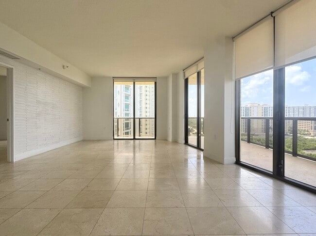 Building Photo - 16275 Collins Ave Unit 1004