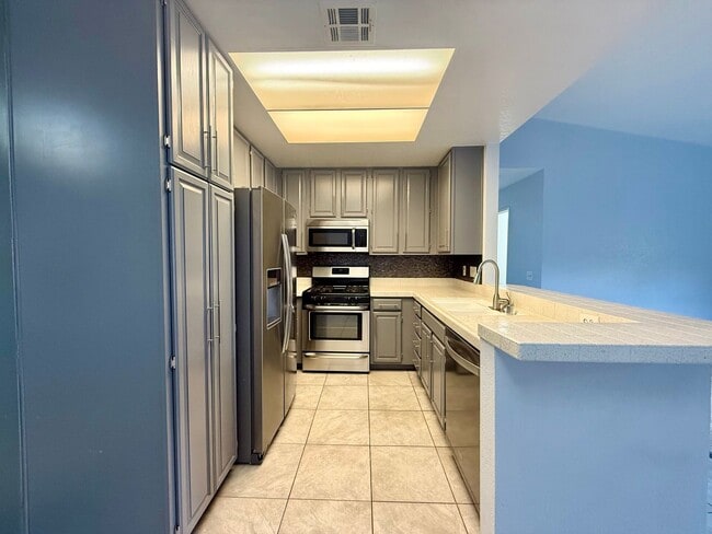 Photo - AVAILABLE NOW!! Upstairs 2 Bedroom 2 Bathroom Condo in Cathedral City!! Unit 2912