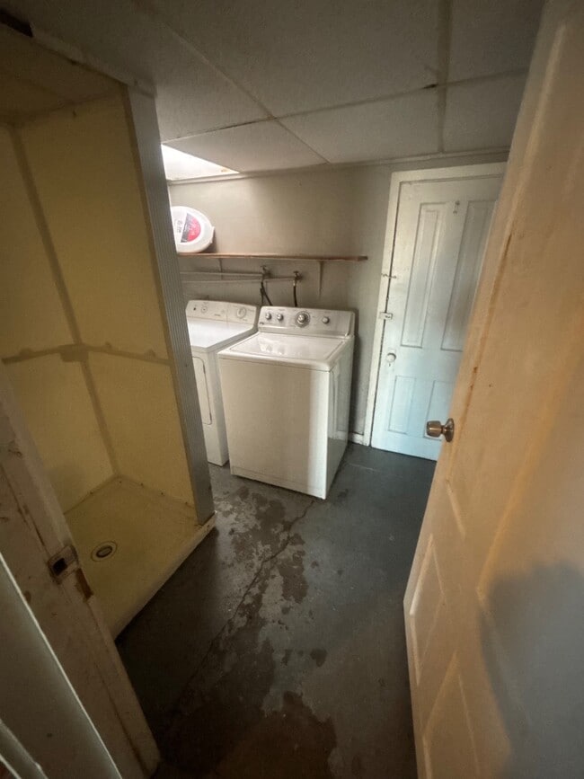 Photo - 214 W Jefferson St